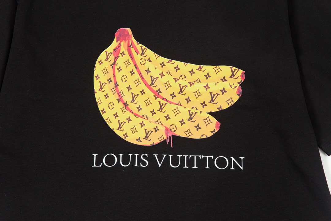 LV clothing-143