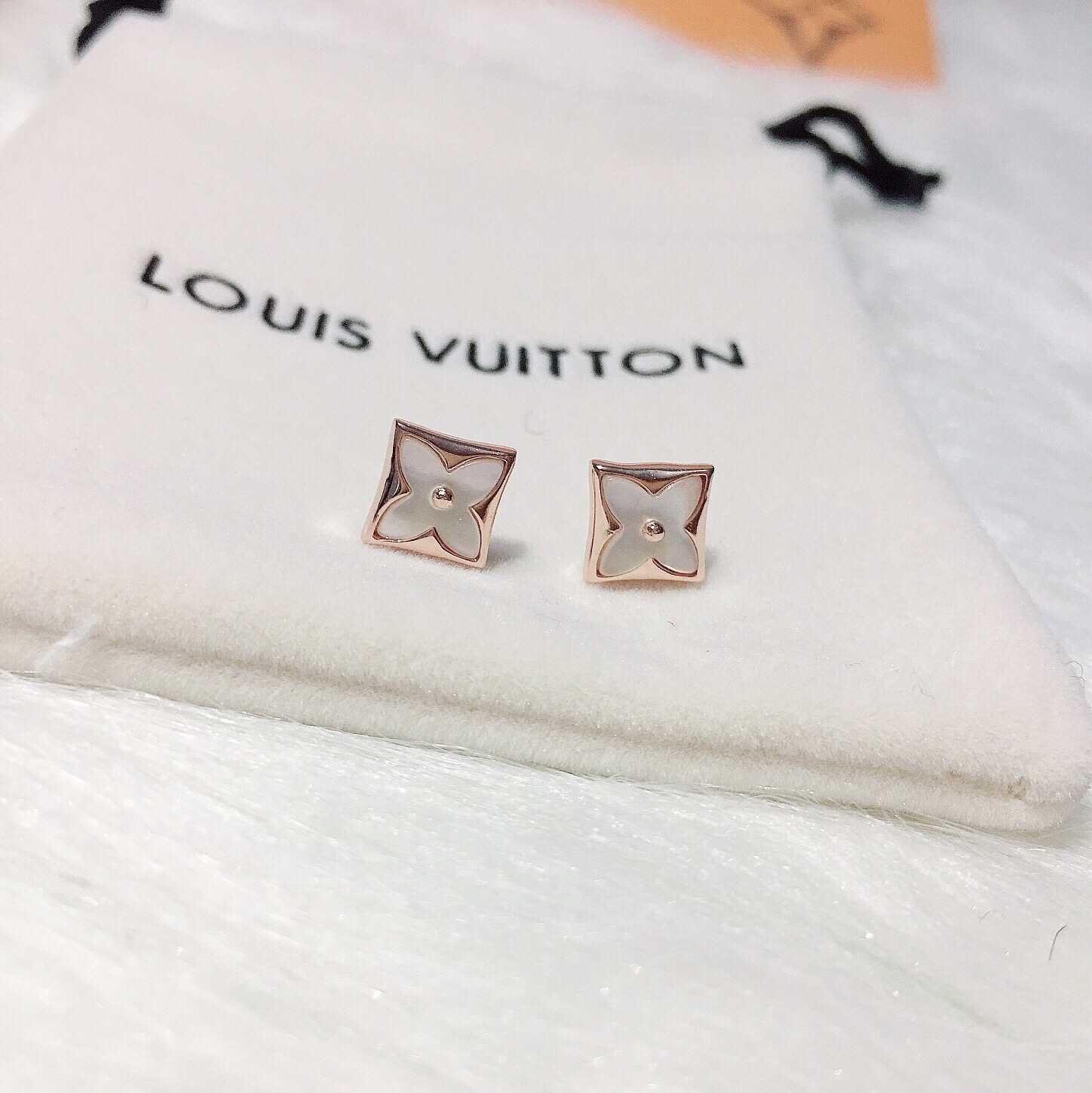 LV earrings-1
