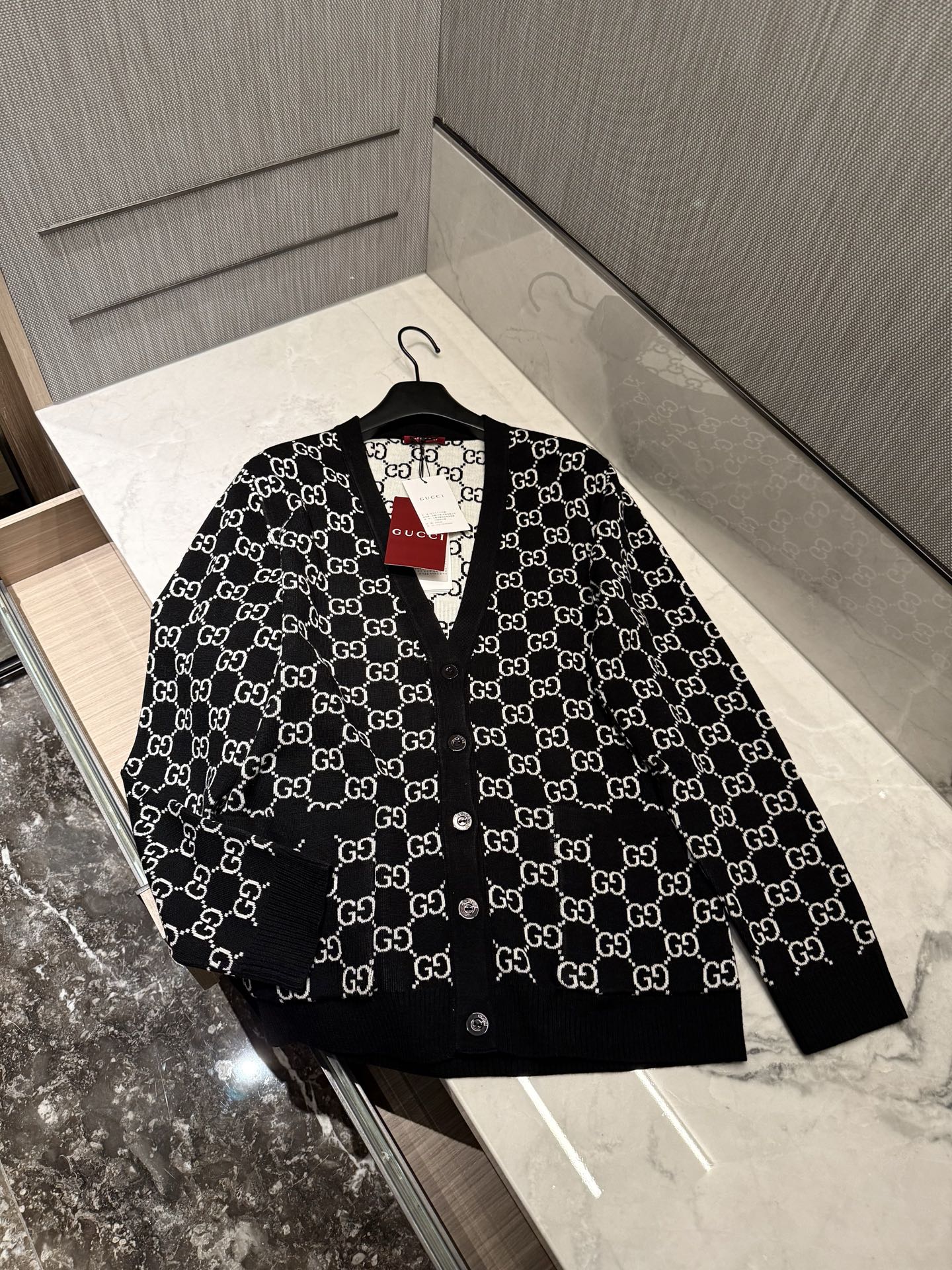 Gucci Clothing-221