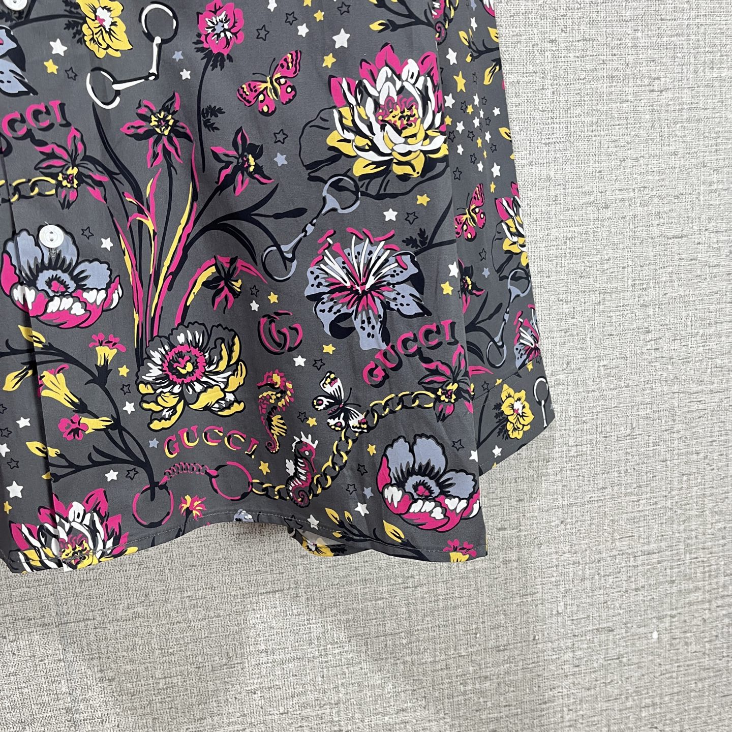 Gucci Clothing-114
