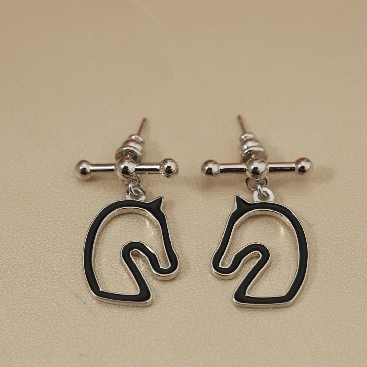 Hermes earrings-1