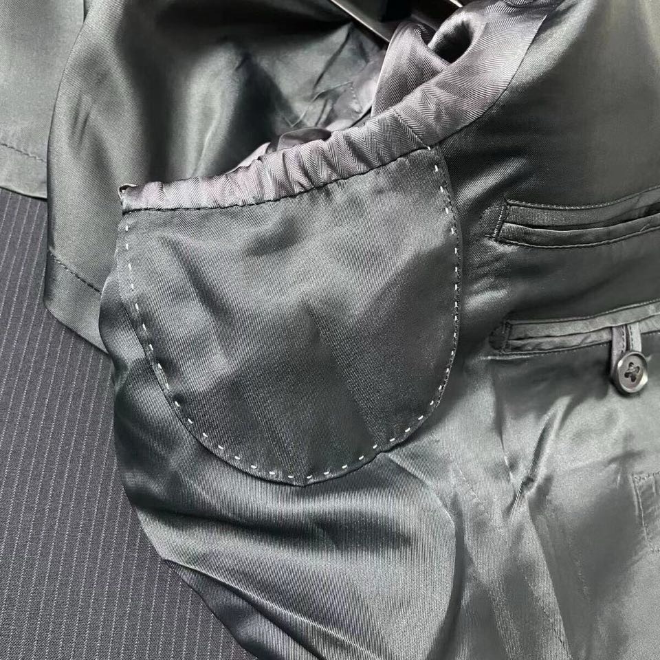 Gucci Clothing-176