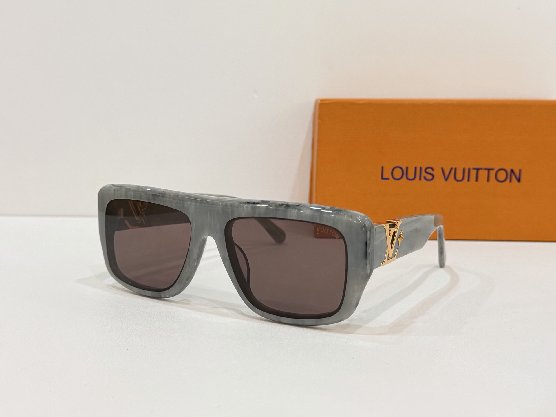 LV glasses-70