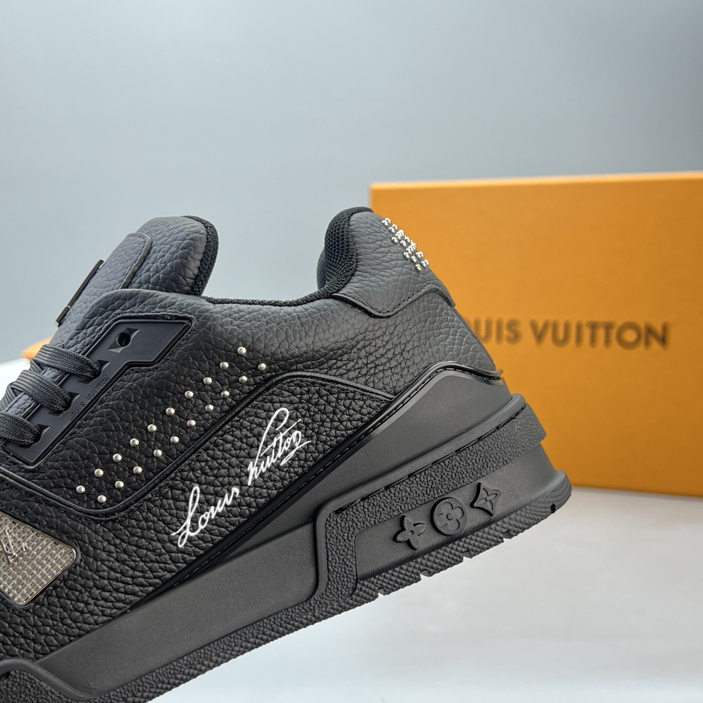 Lv Sneakers-148