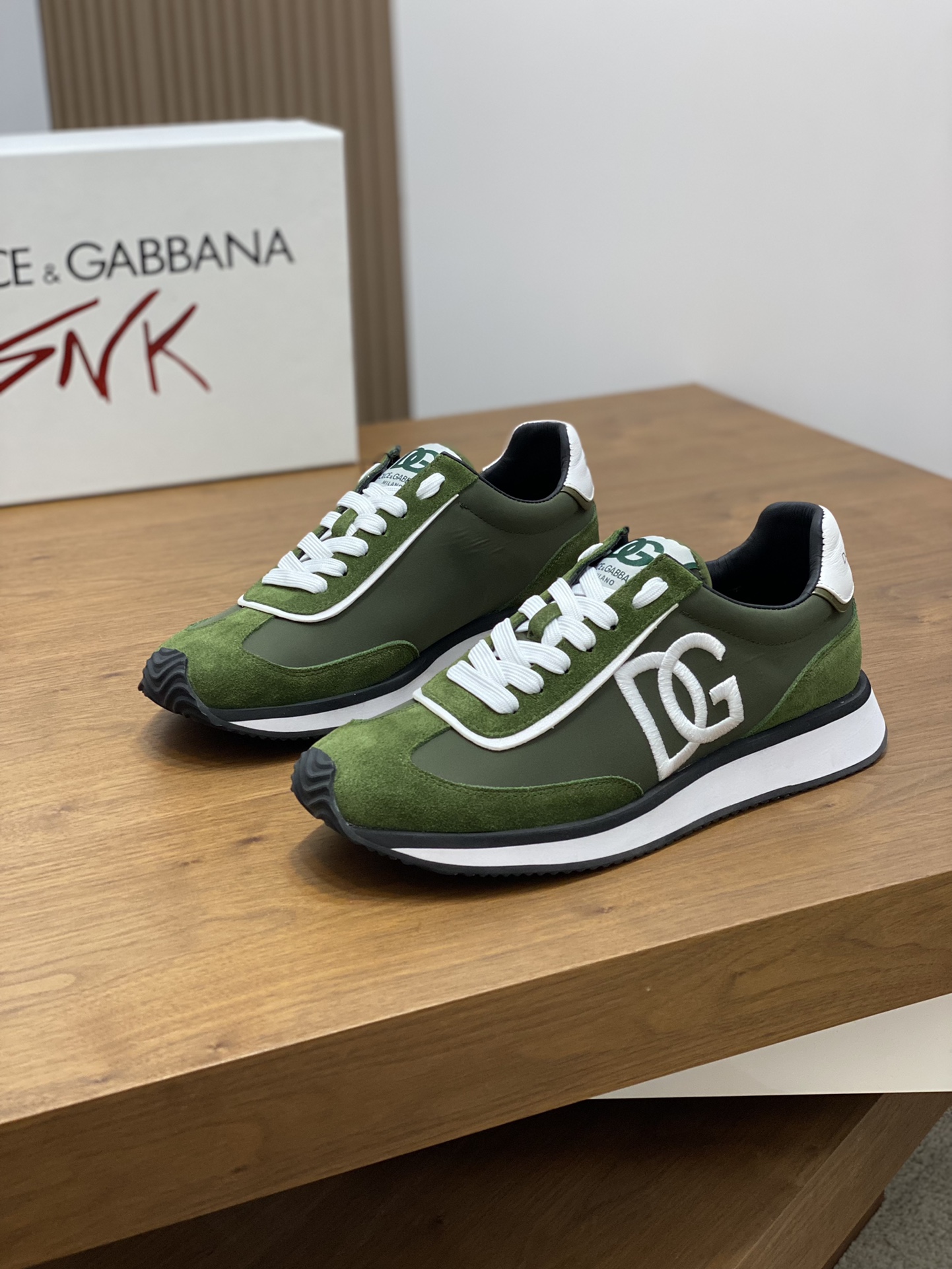 D&G Sneakers-120