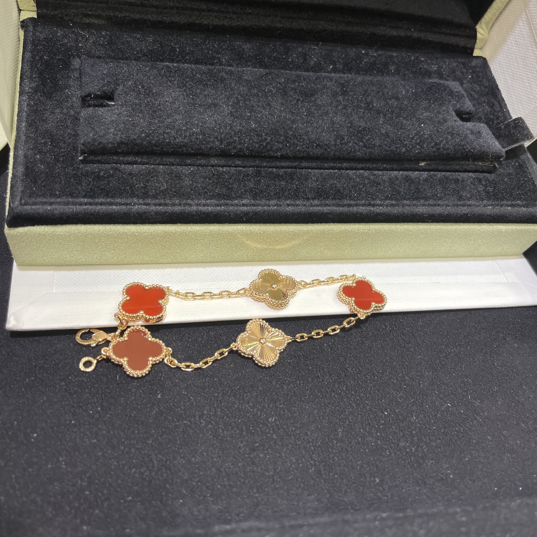 Van Cleef & Arpels Bracelet-106