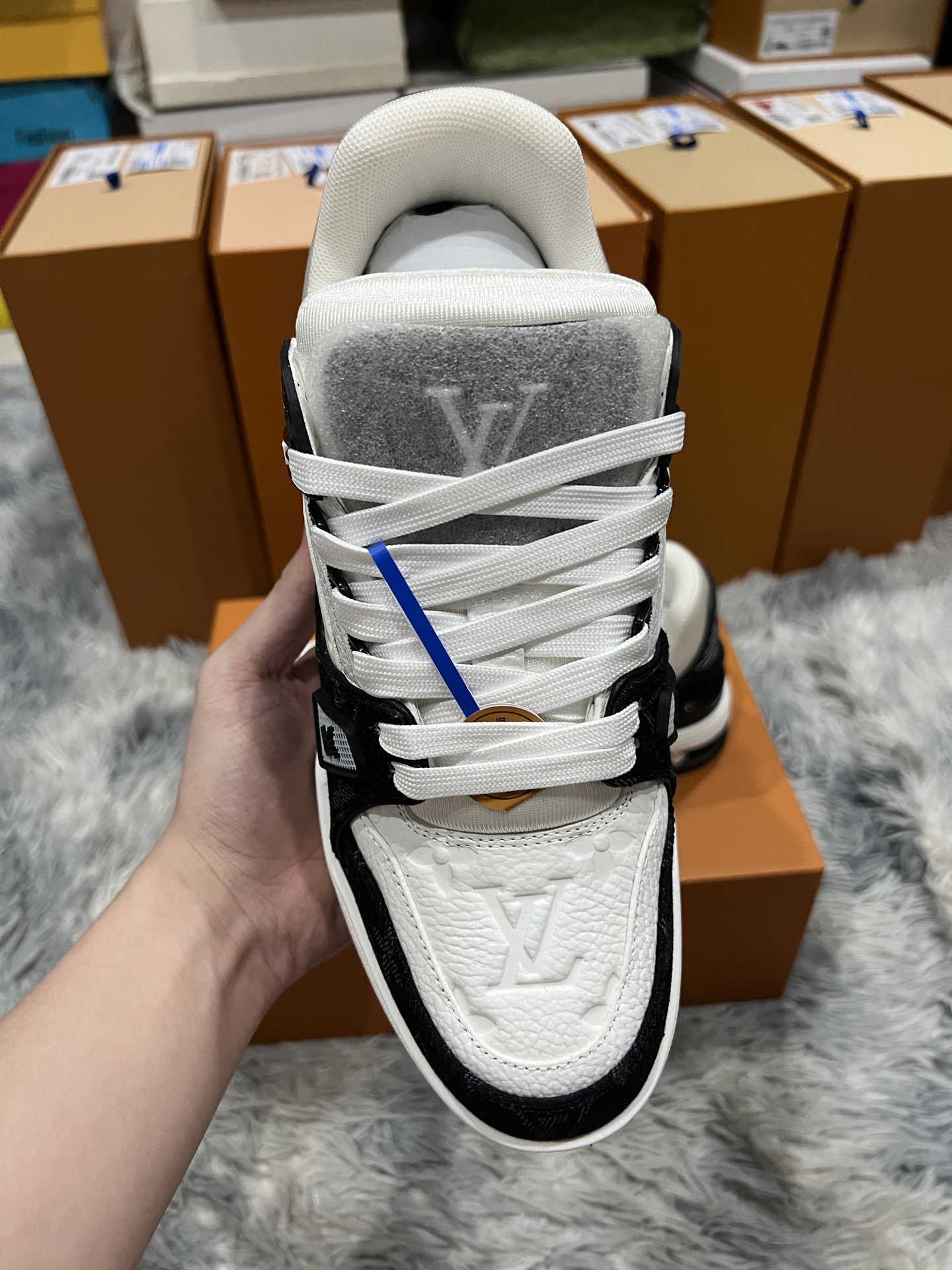 Lv Sneakers-76