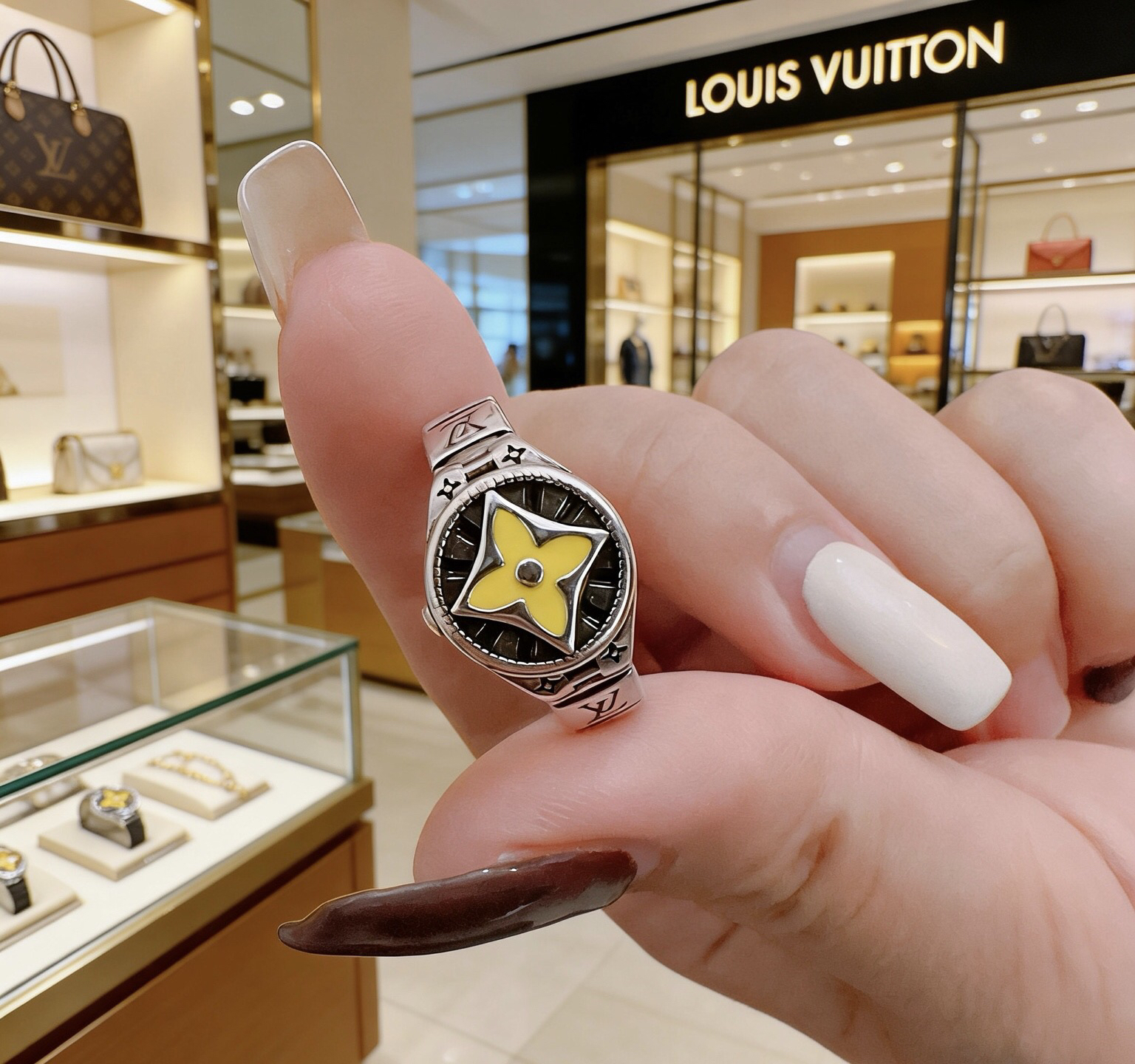 LV ring-10
