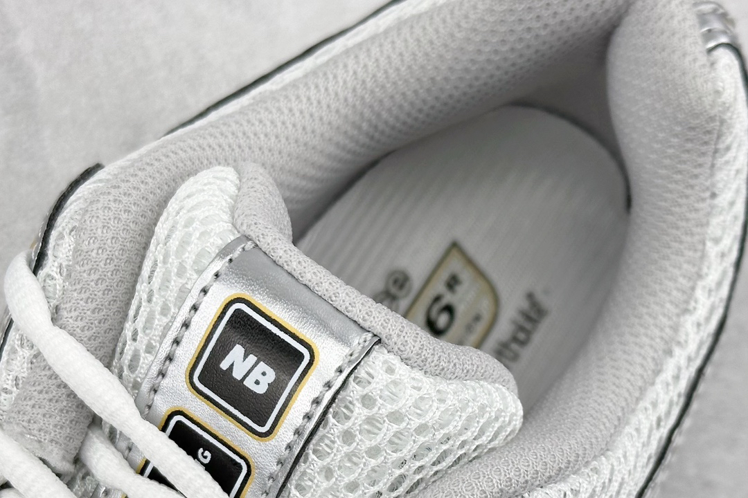 New Balance Sneakers-93