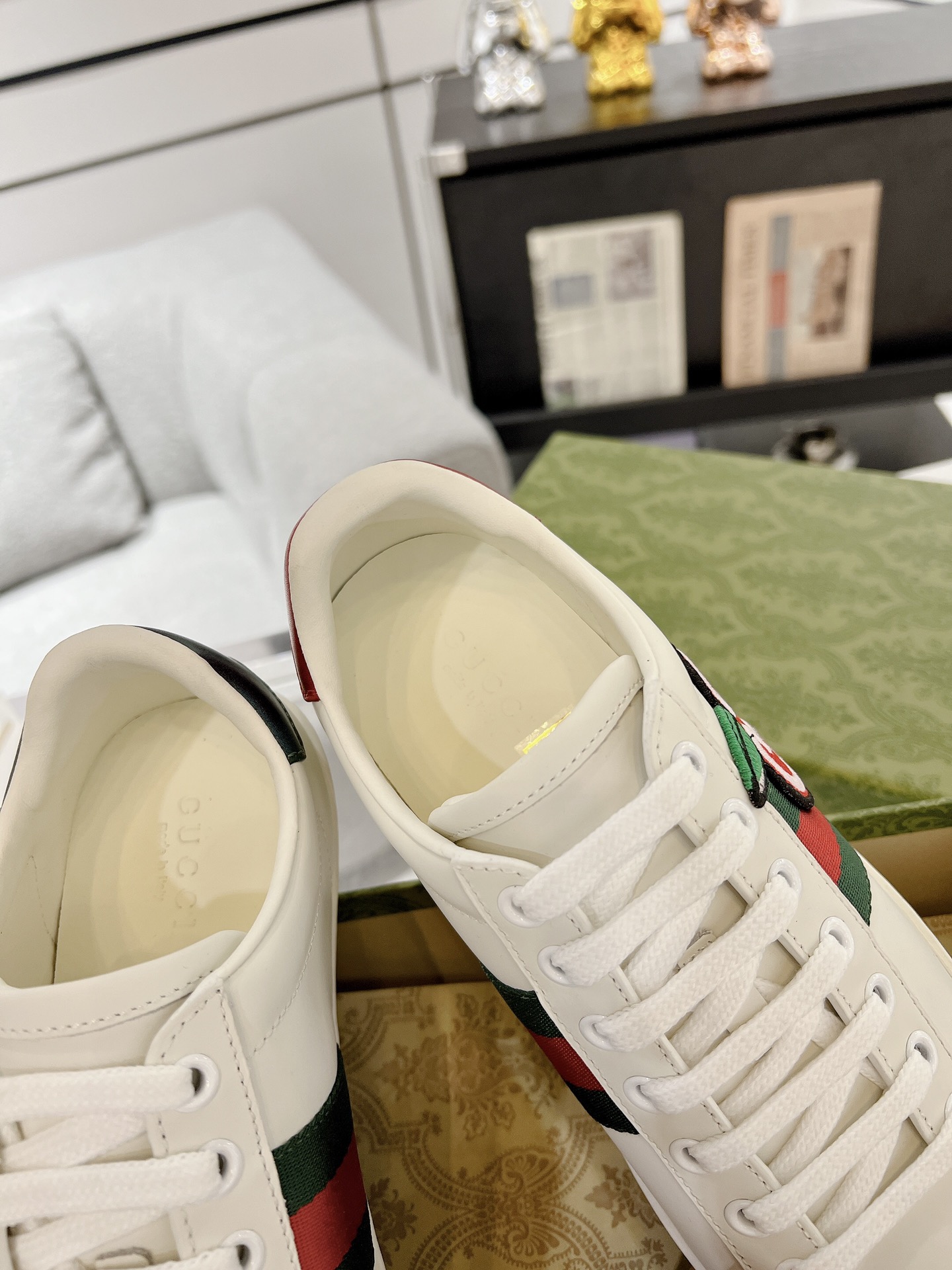 Gucci Sneakers-218