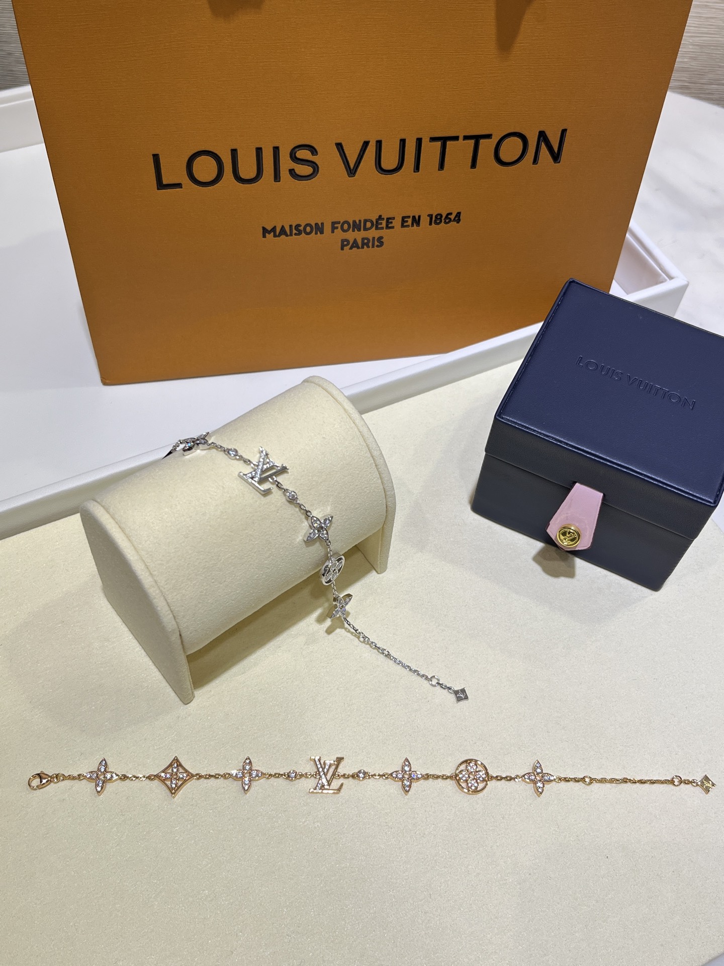 LV Bracelet-59