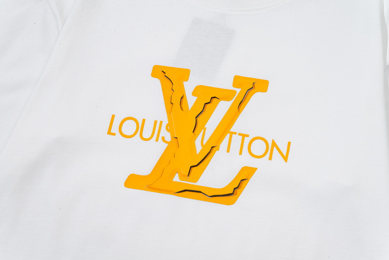 LV clothing-48