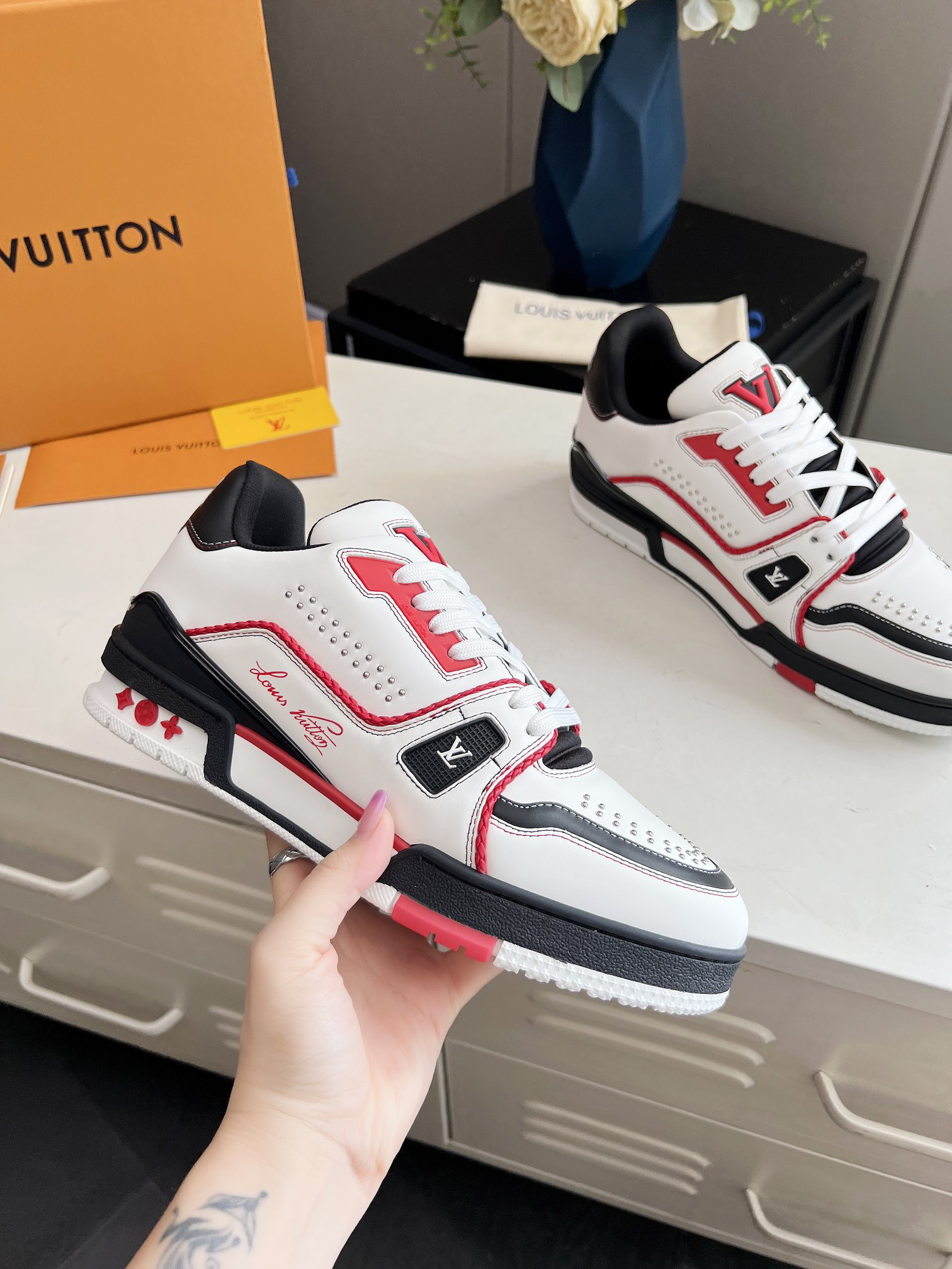 Lv Sneakers-68