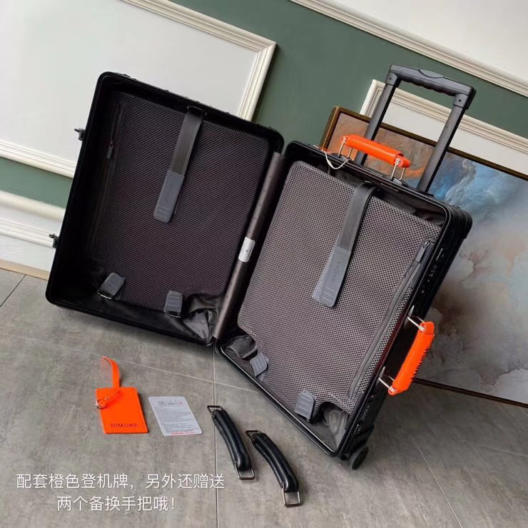 Fendi luggage-30
