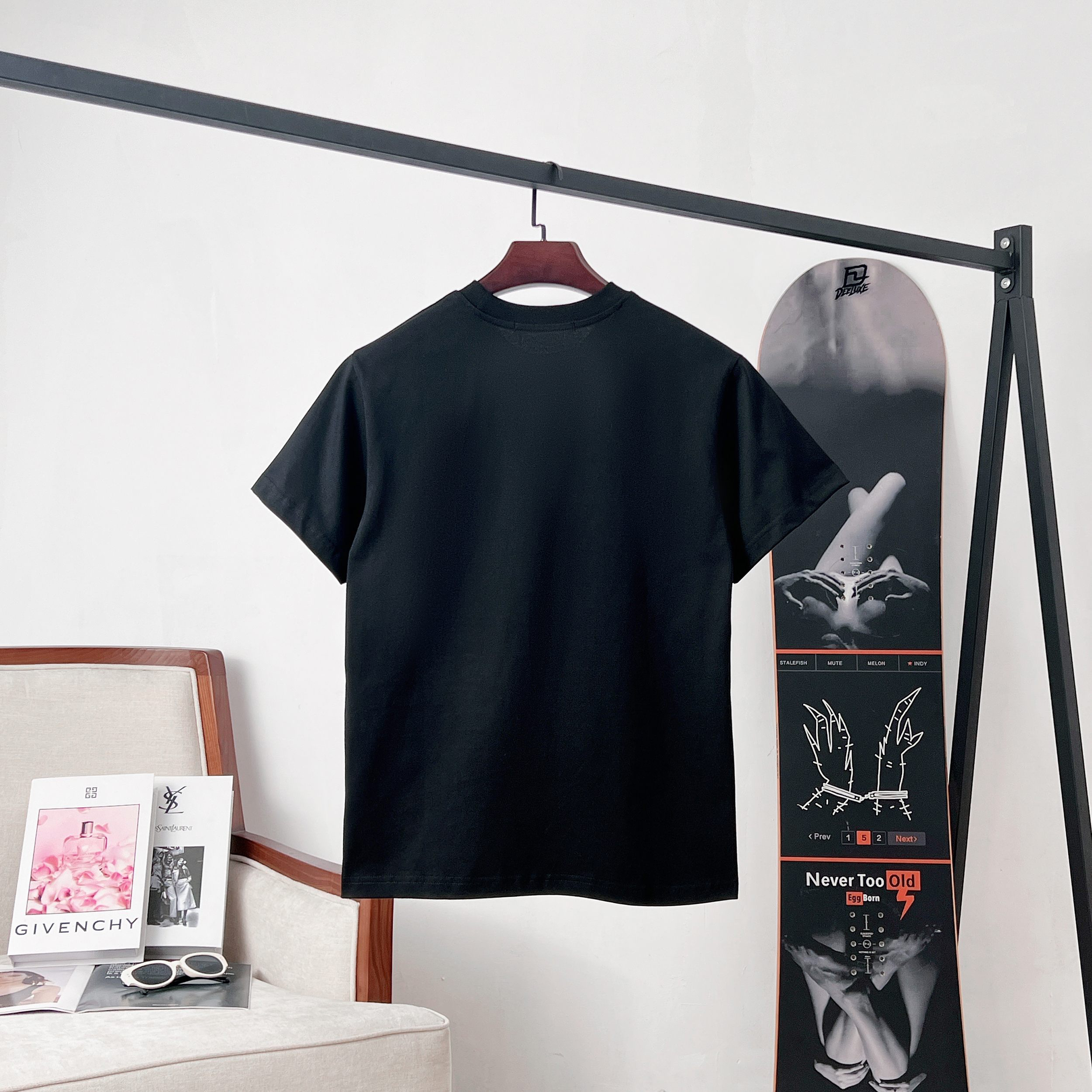 LV clothing-250