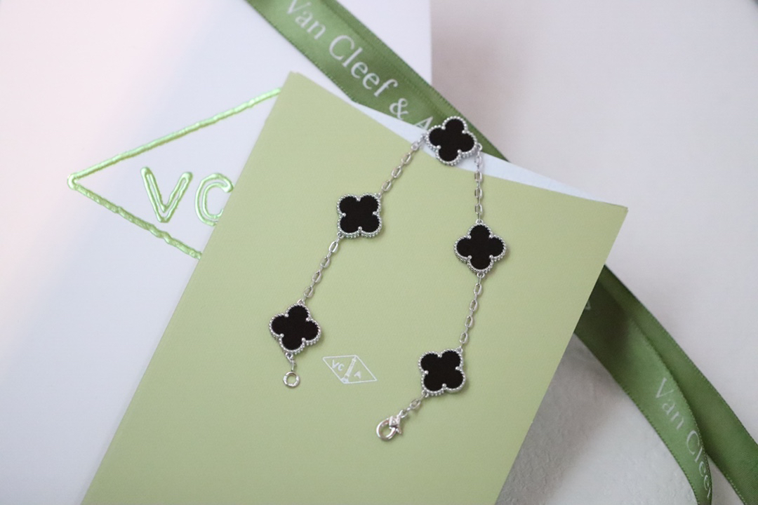 Van Cleef & Arpels Bracelet-3