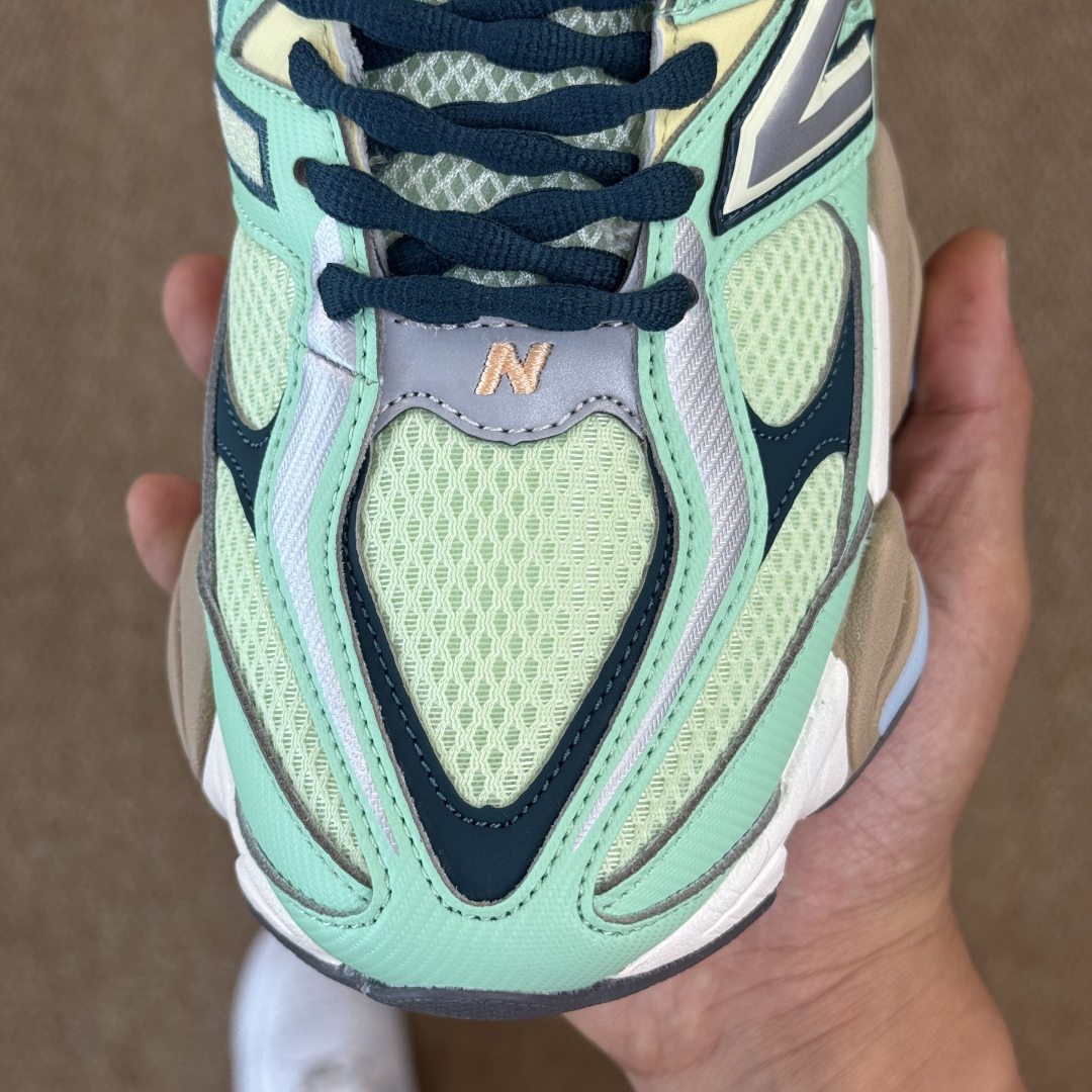 New Balance Sneakers-236