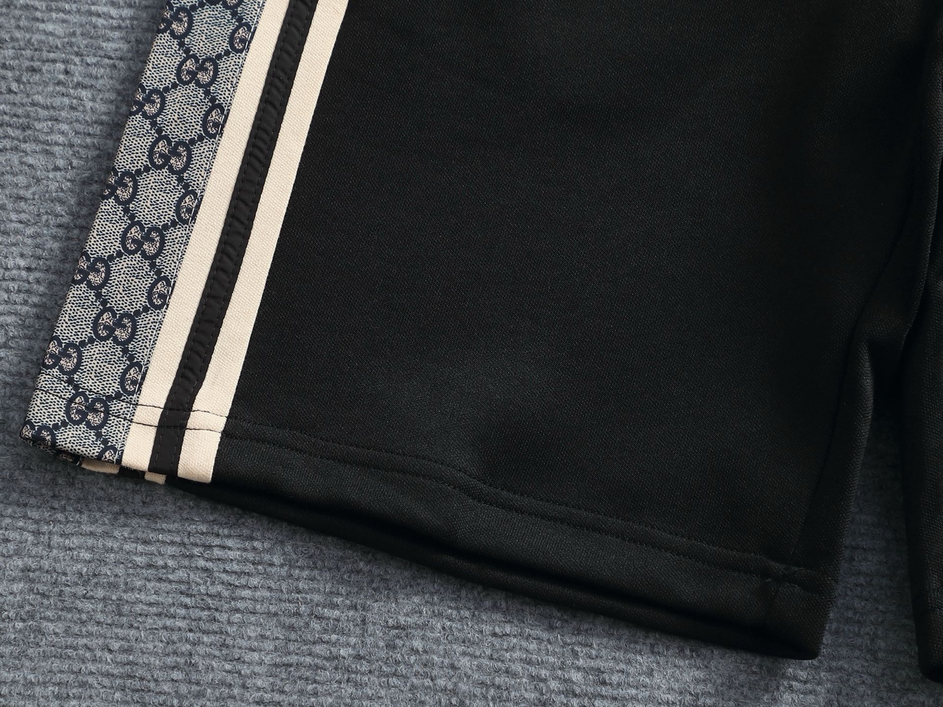 Gucci clothing-254