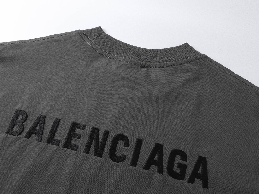 Balenciaga clothing-171