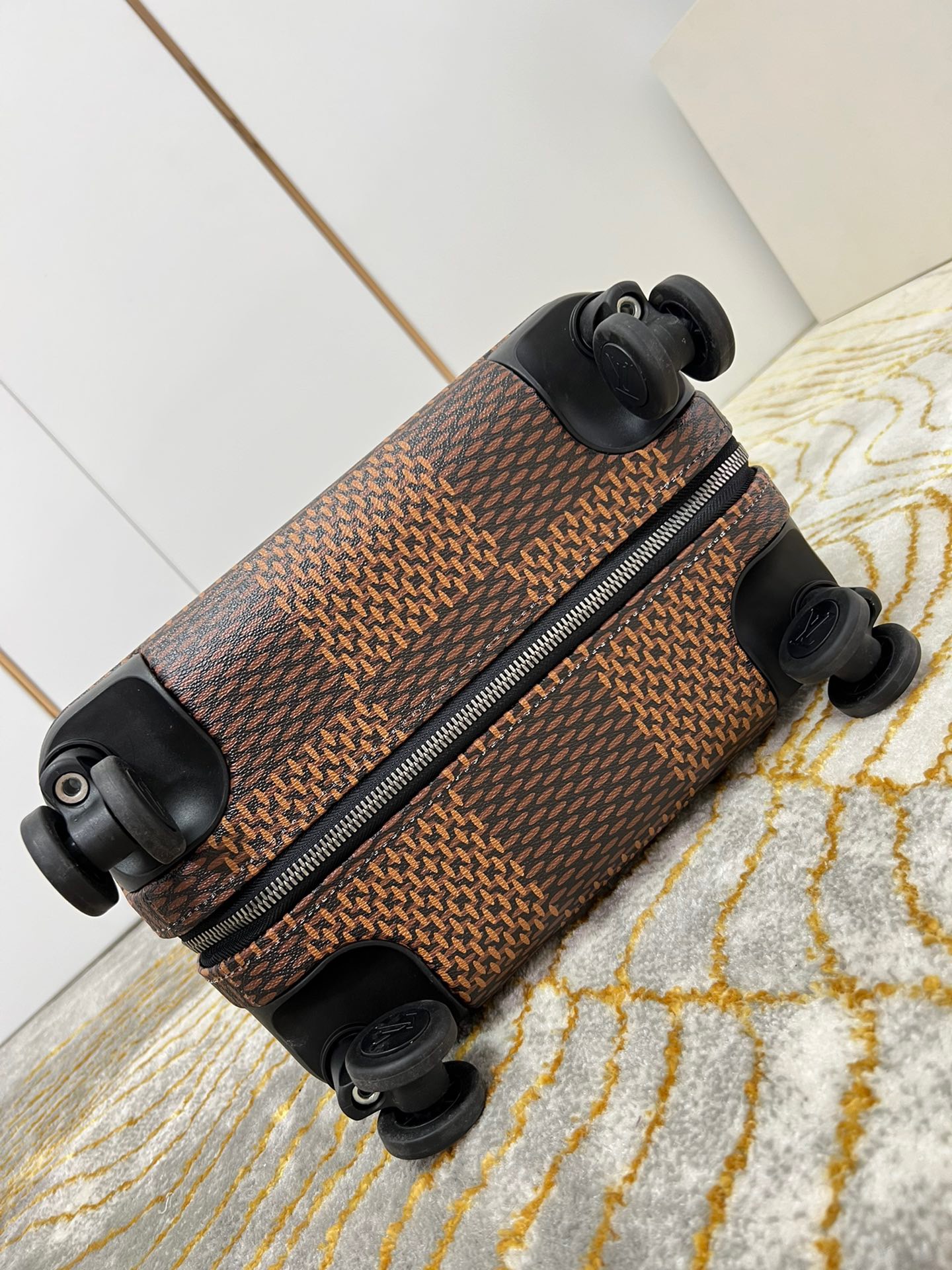 LV luggage-32