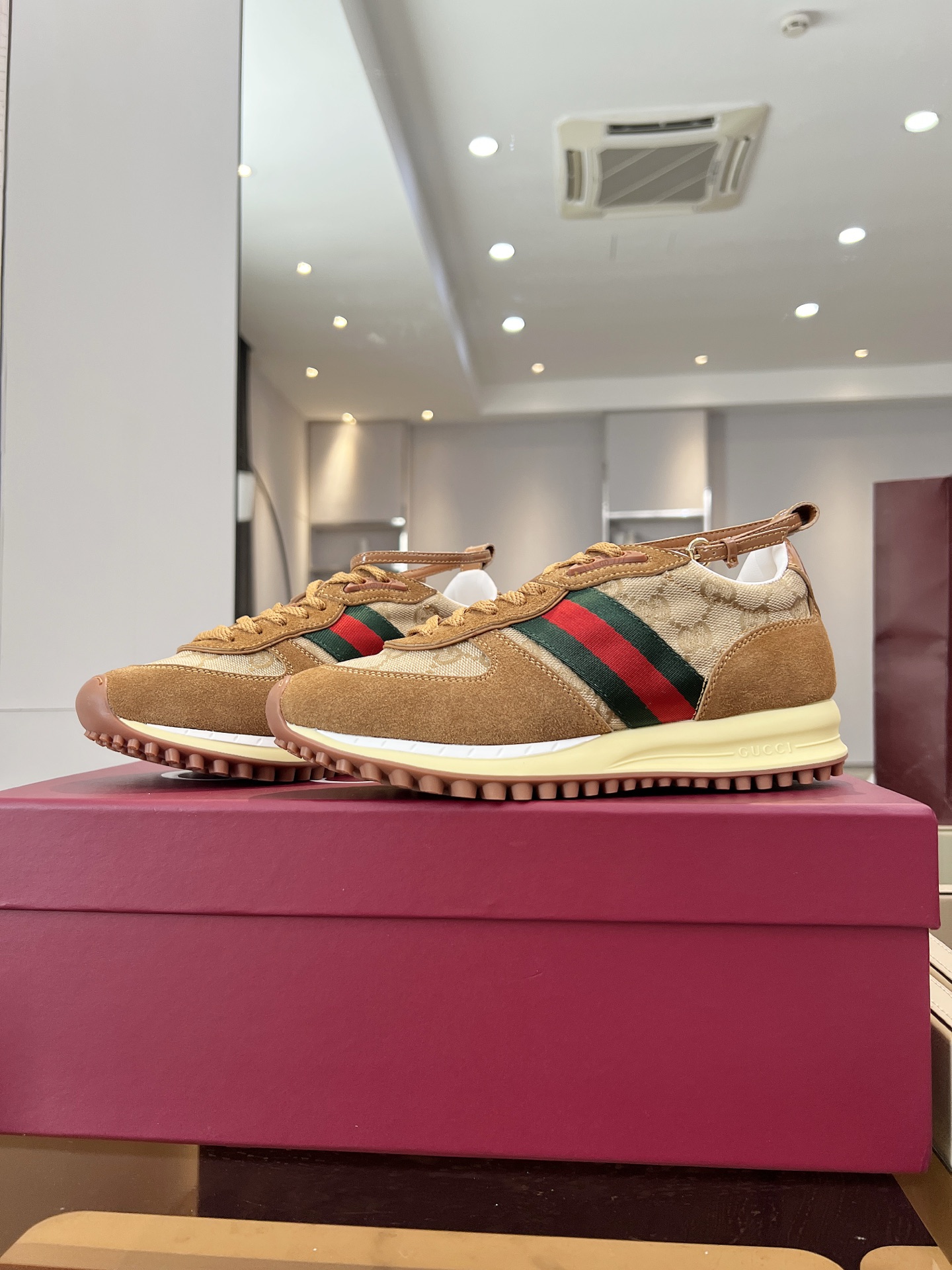 Gucci Sneakers-222