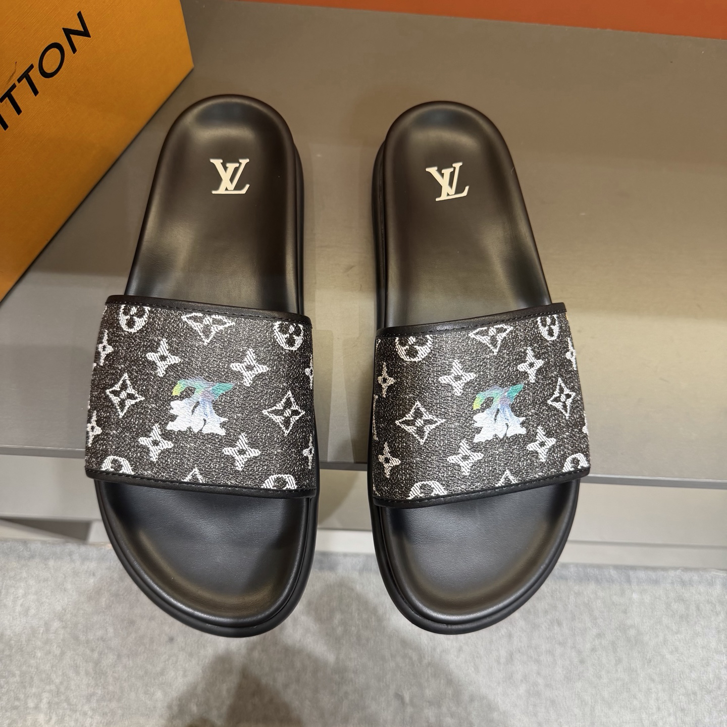 LV Summer footwear