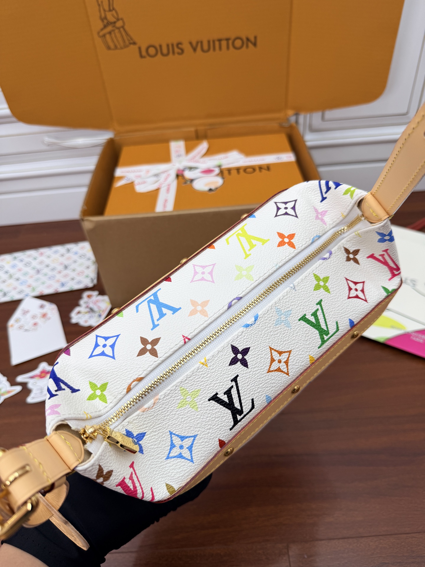 Louis Vuitton Hot New Product-171