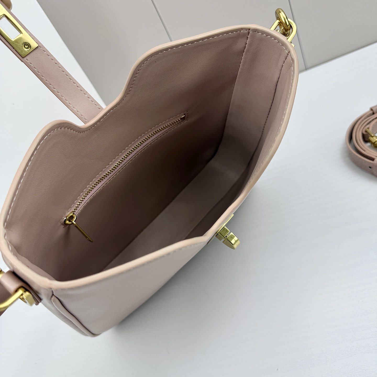 Celine Hot New Product-11