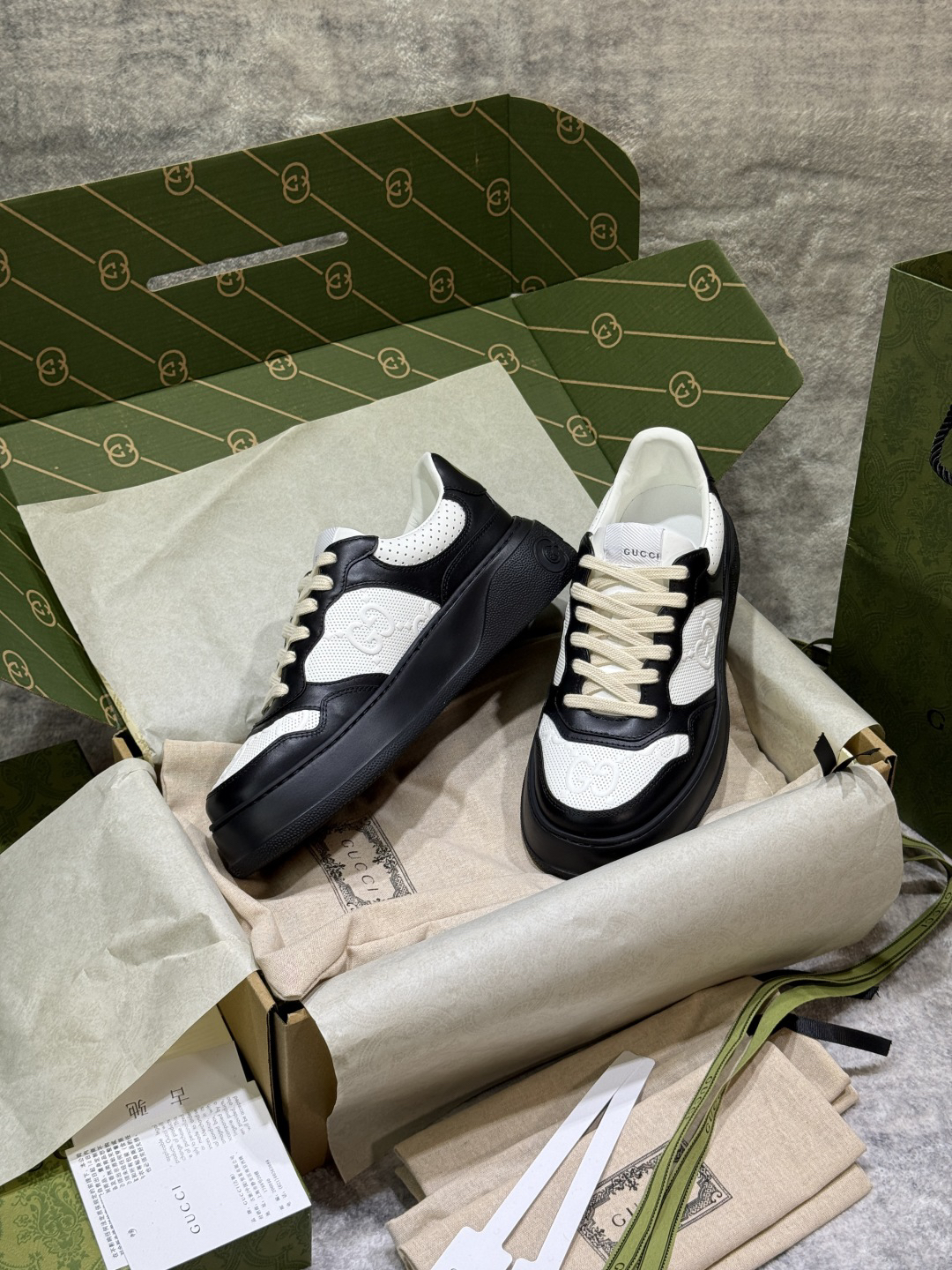 Gucci Sneakers-156