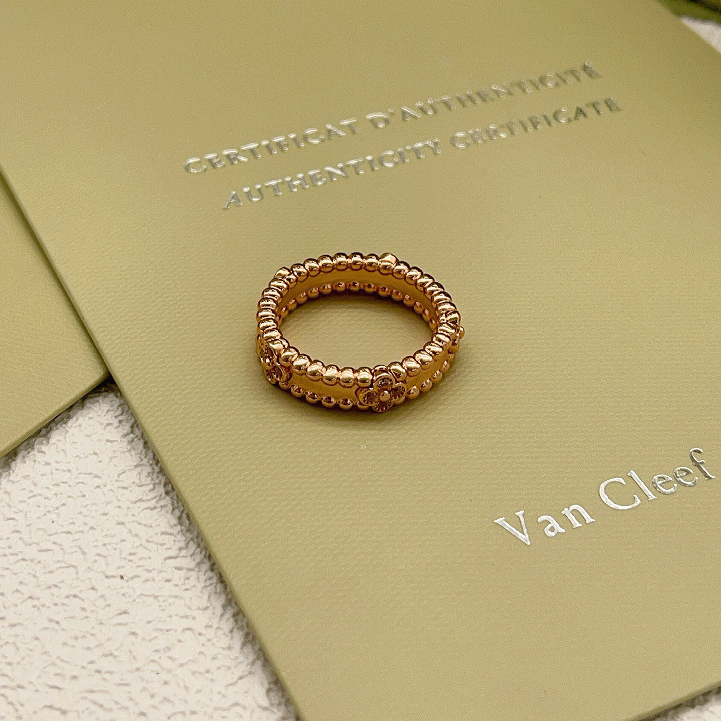 Van Cleef & Arpels ring-21