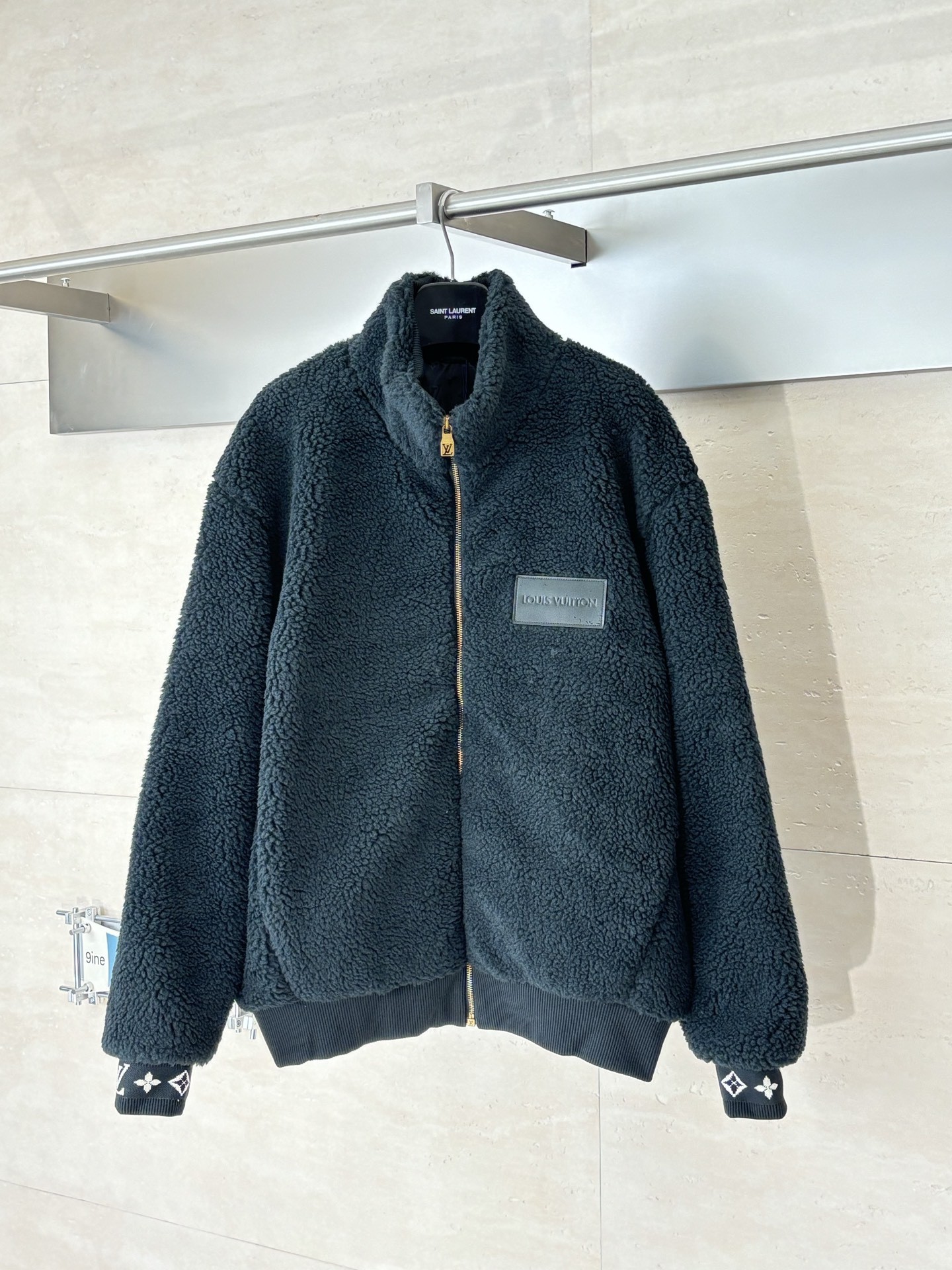 LV Clothing-295