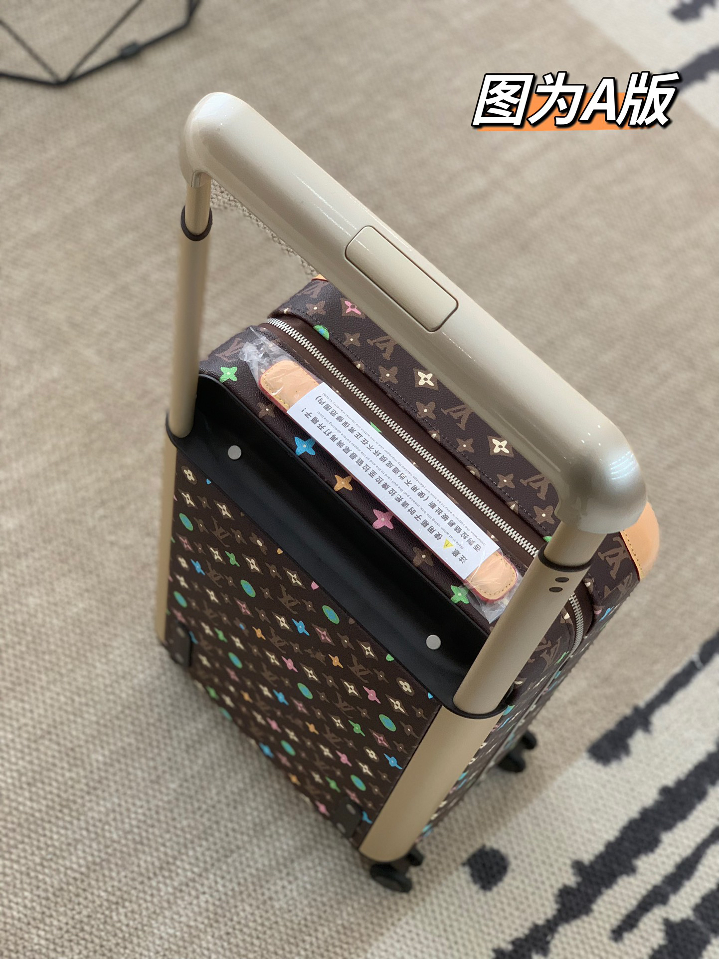 LV luggage-7