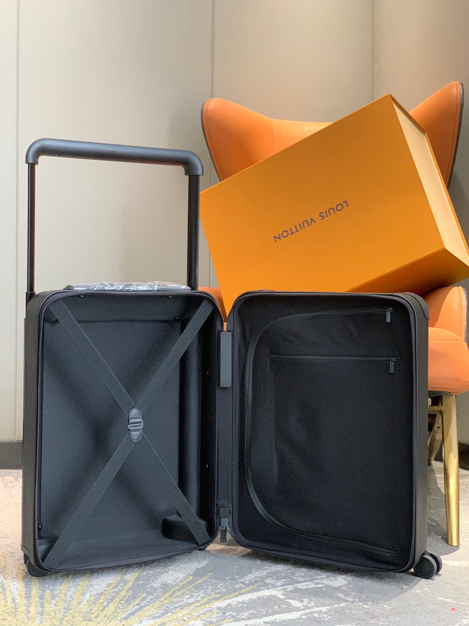 LV luggage-33