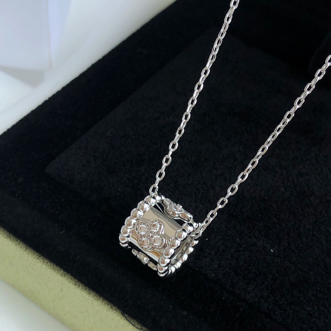 Van Cleef & Arpels necklace-95