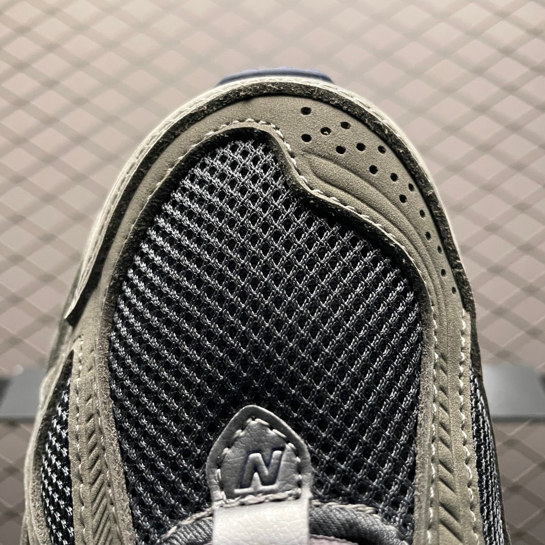 New Balance Sneakers-88