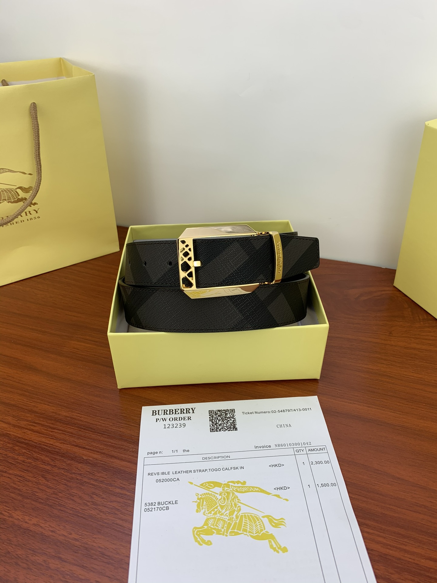 Burberry belt-115