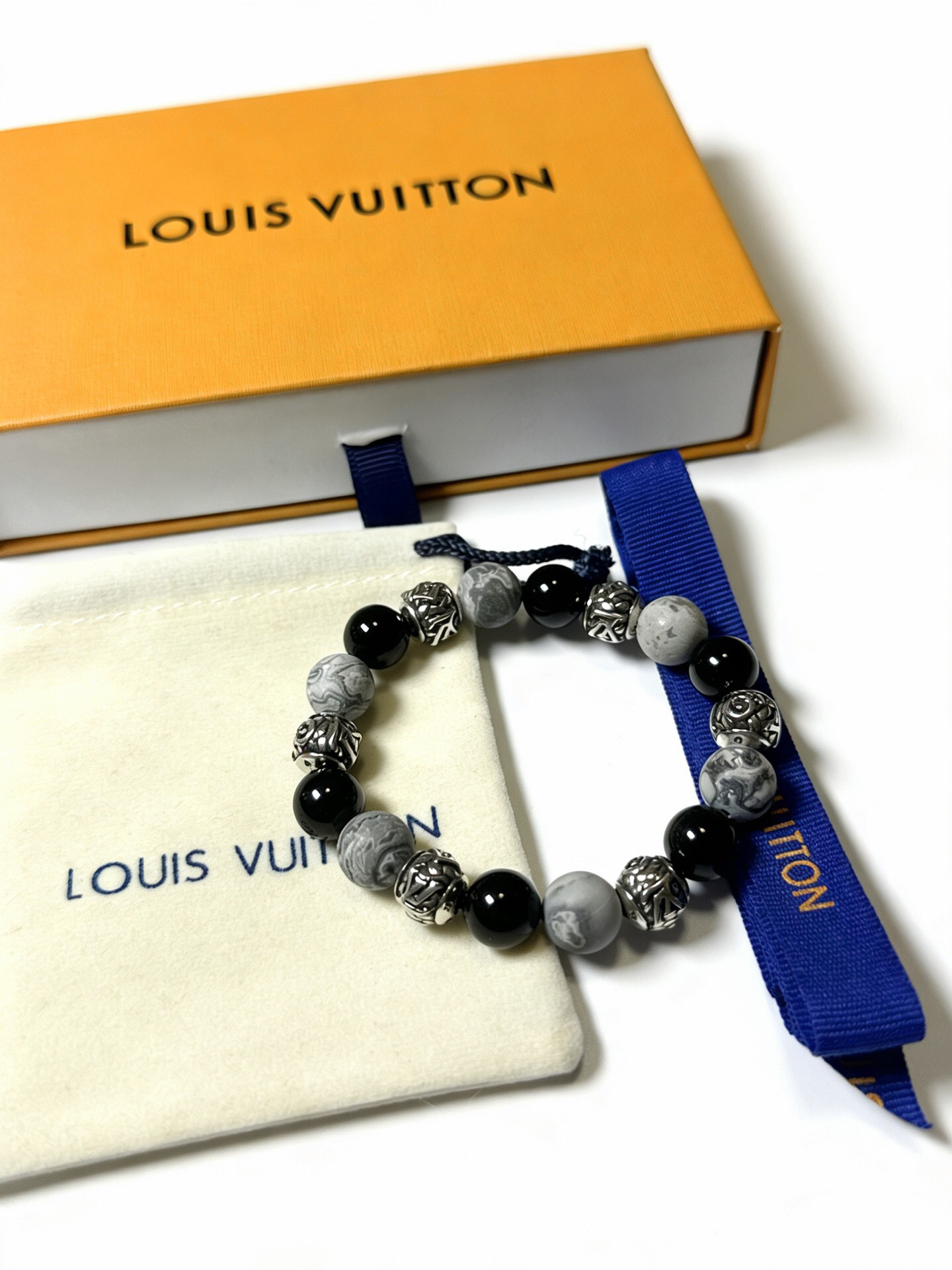 LV Bracelet-32