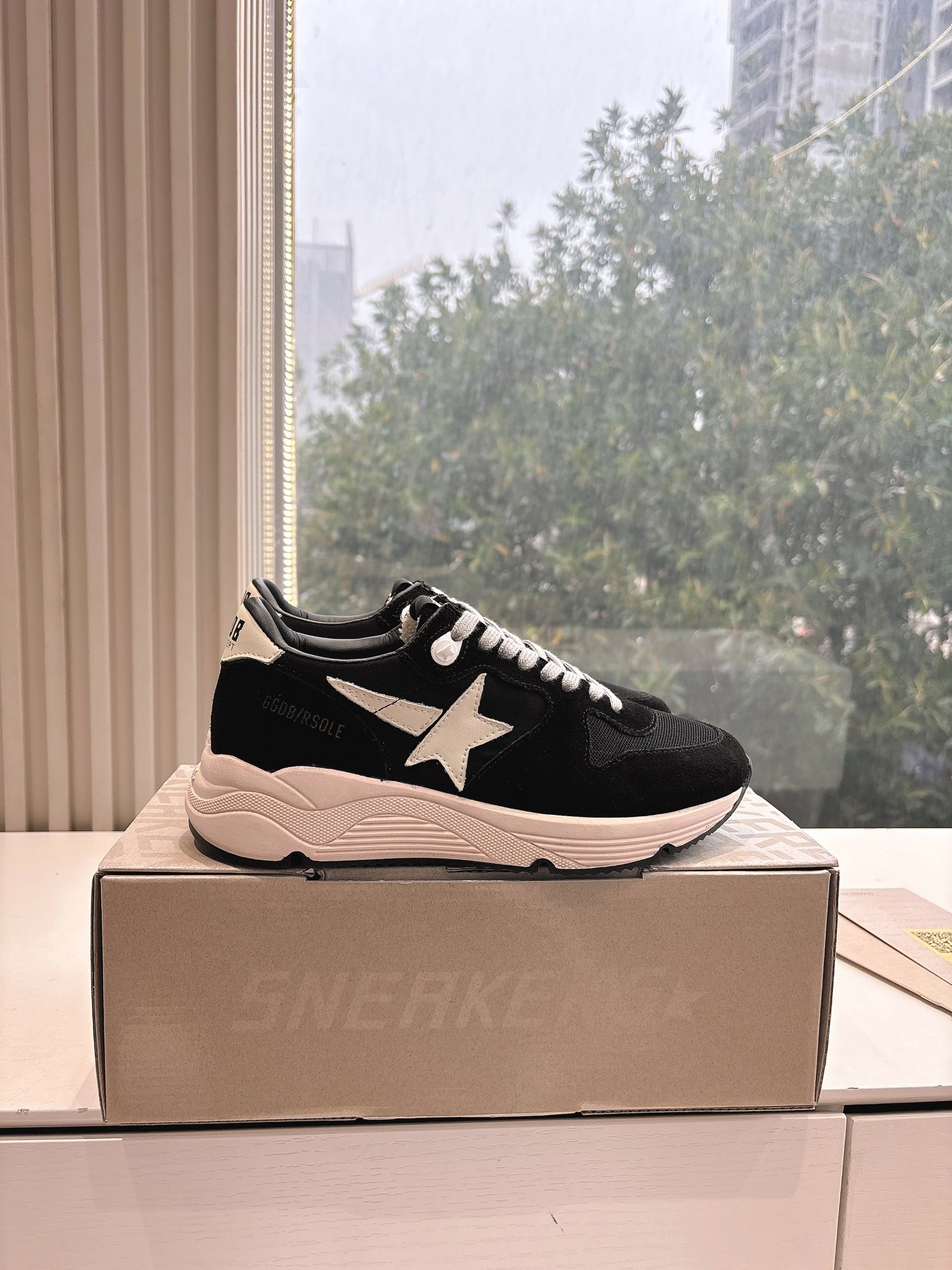 Golden Goose Sneakers-21