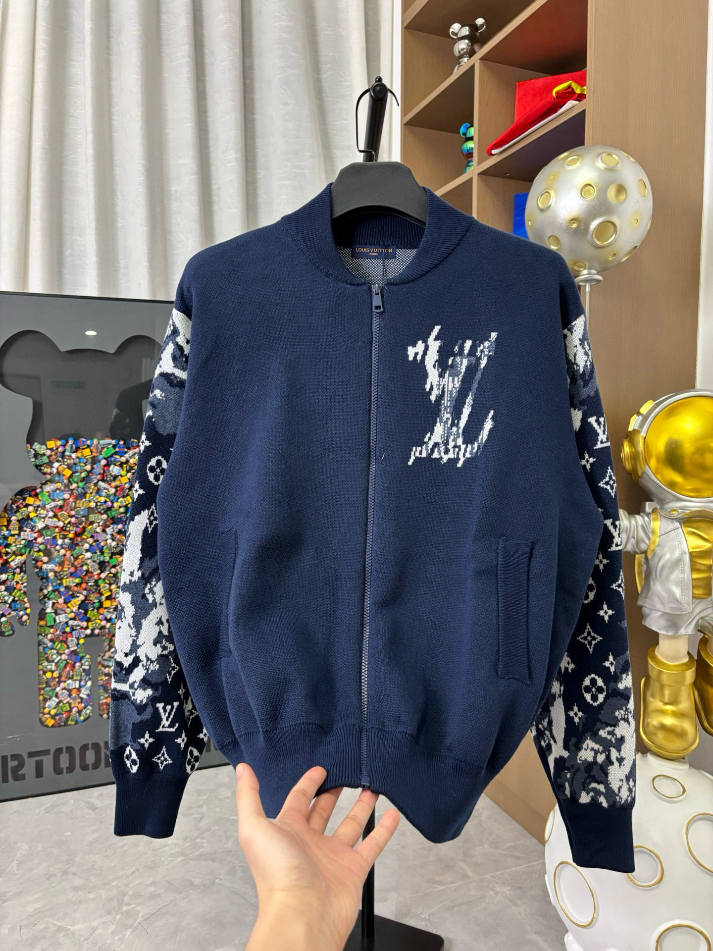 LV Clothing-300