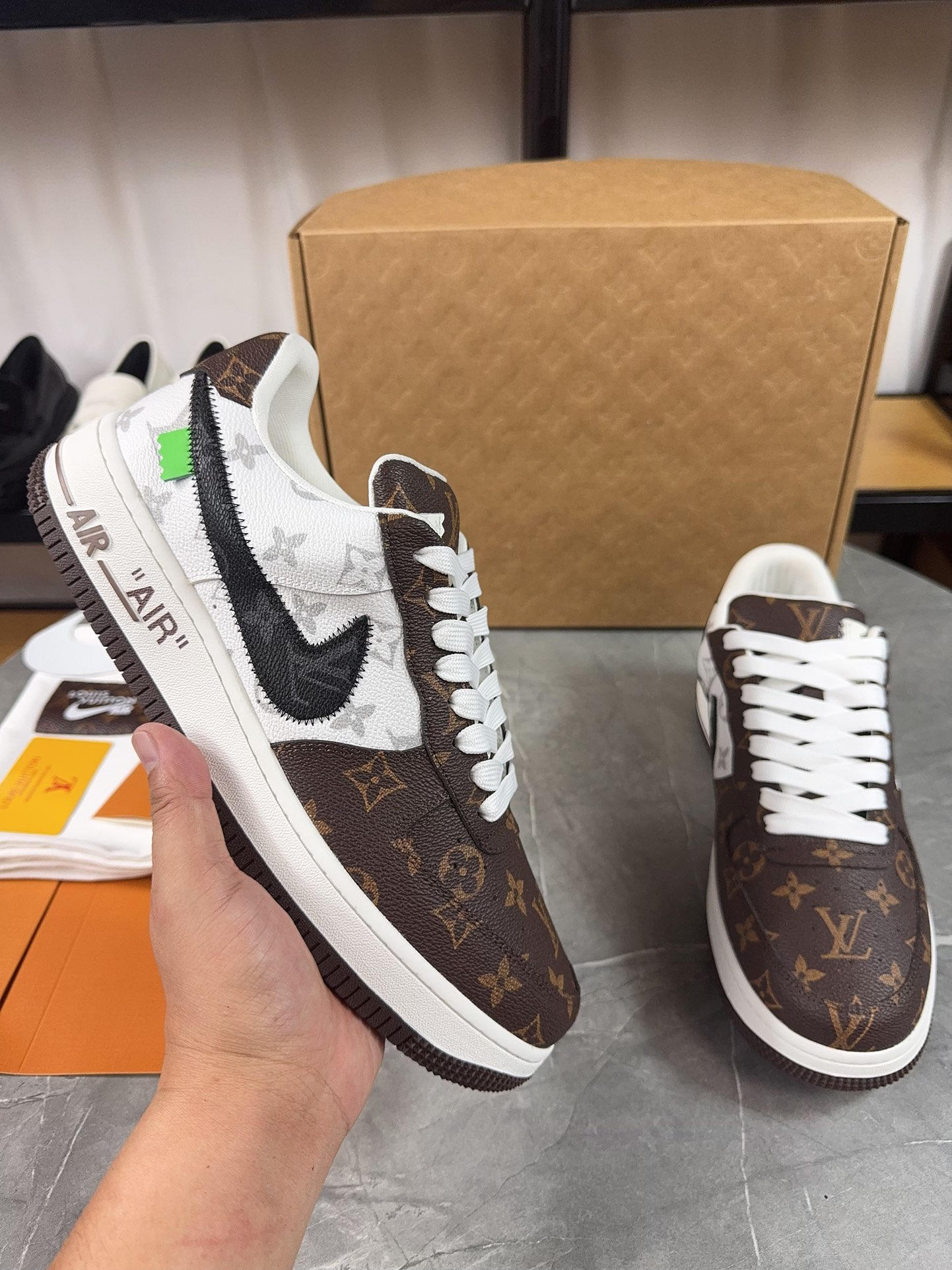 Lv Sneakers-246