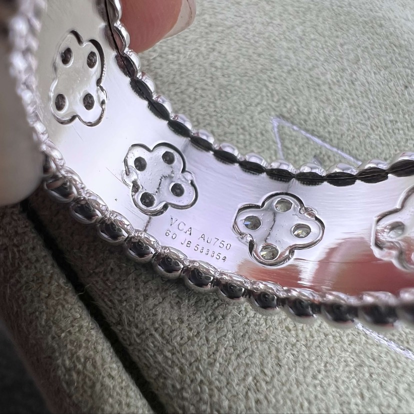 Van Cleef & Arpels ring-47