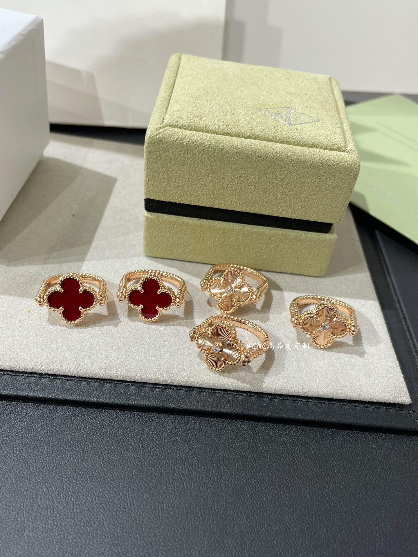 Van Cleef & Arpels ring-88