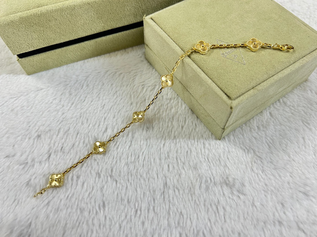 Van Cleef & Arpels Bracelet-56