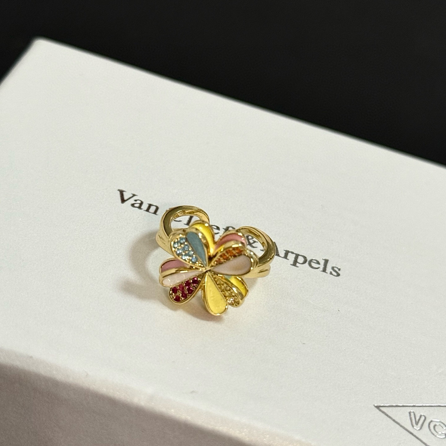 Van Cleef & Arpels ring-49