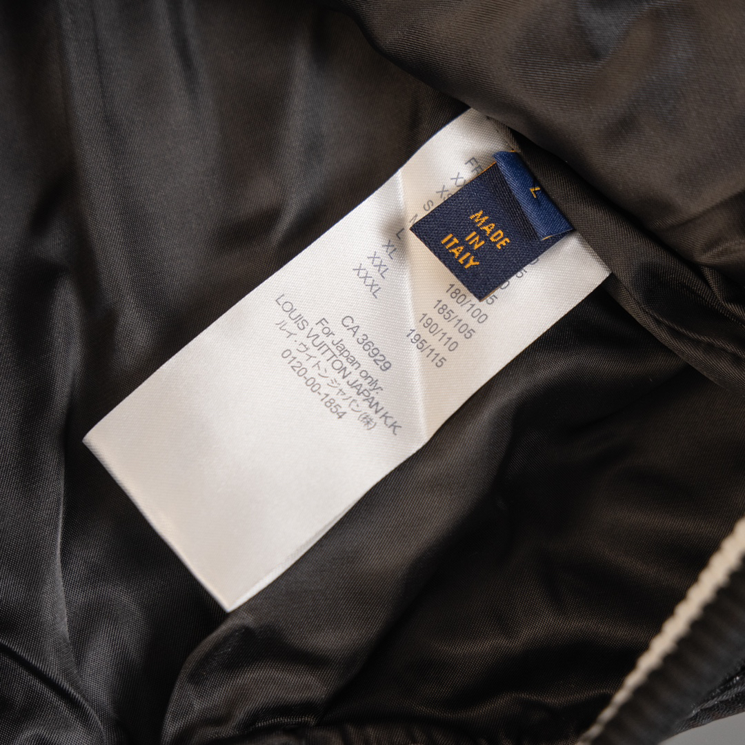 LV Clothing-313
