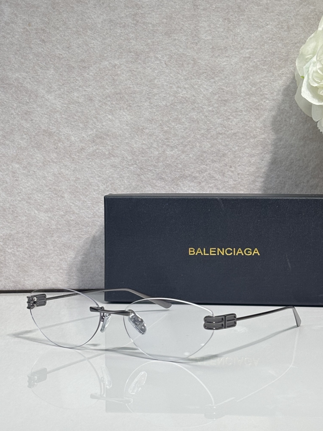 Balenciaga glasses-3