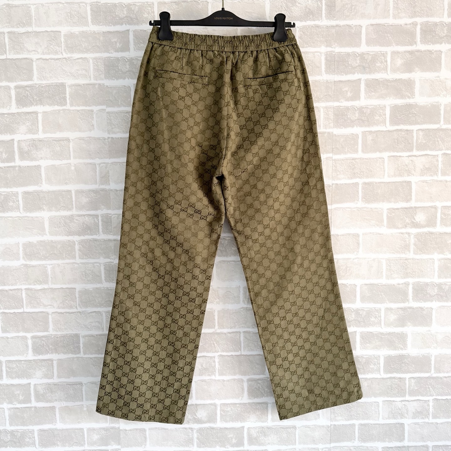 Gucci Clothing-119