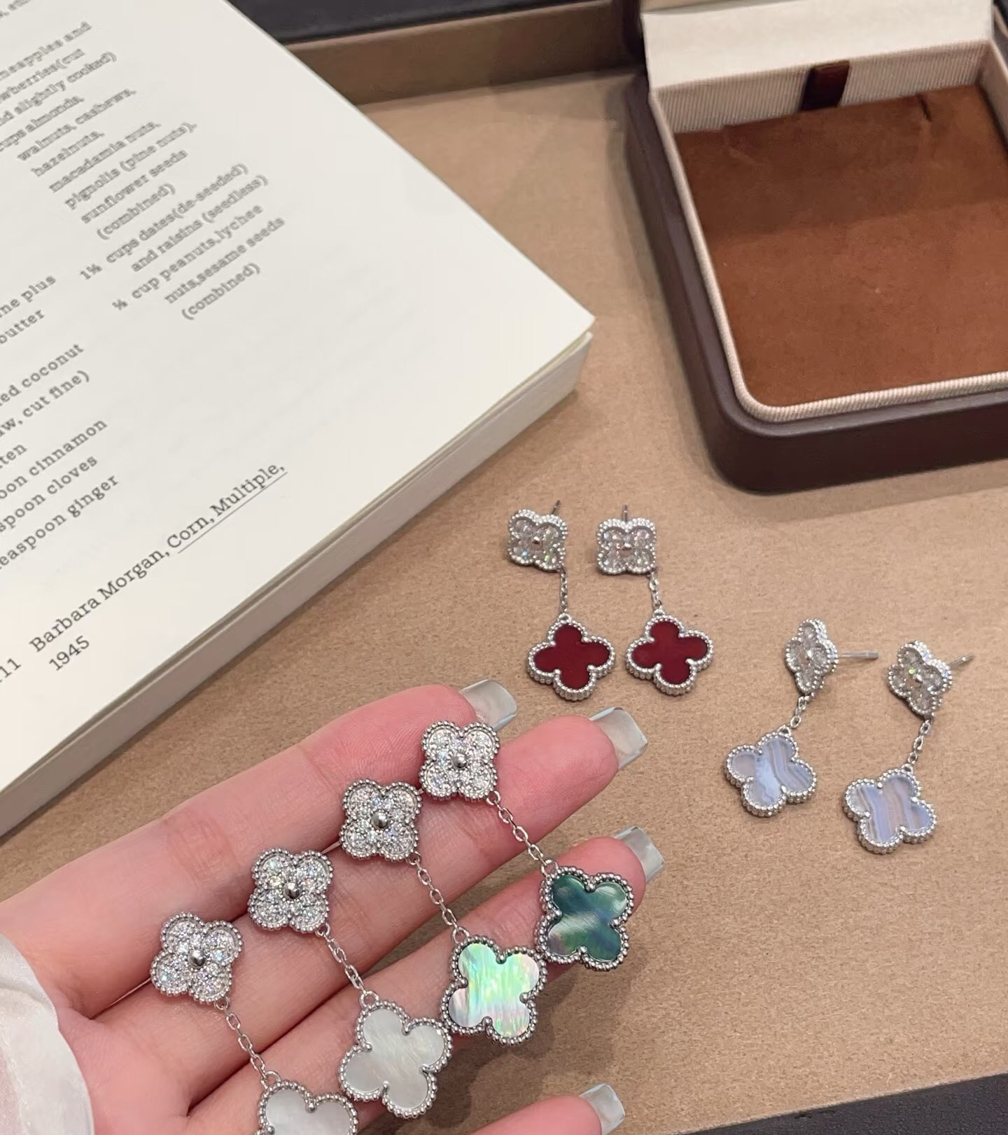 Van Cleef & Arpels earring-93