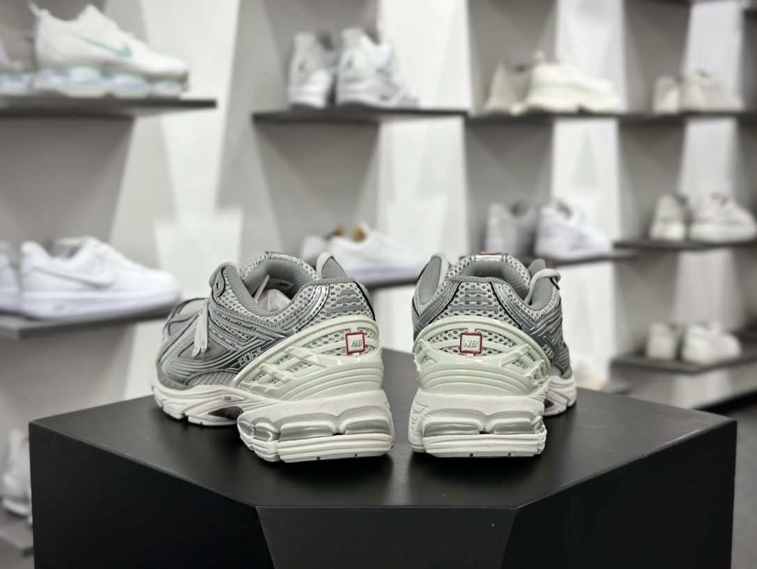 New Balance Sneakers-25