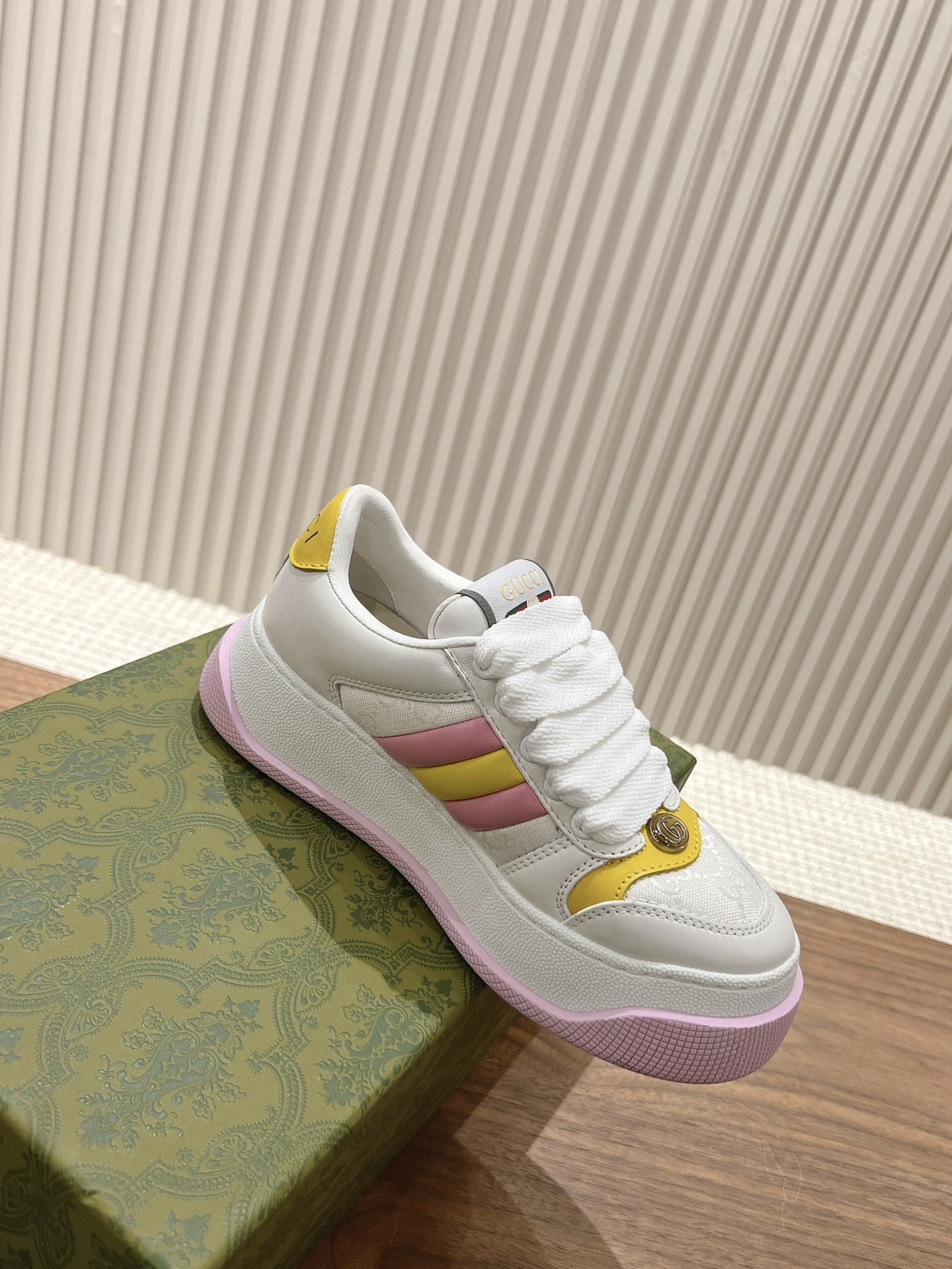 Gucci Sneakers-146